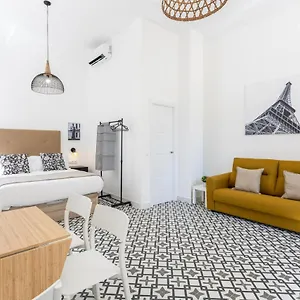 Apartamento Holidays2malaga Picasuss Loft New Built Close Huelin And Promenade, Málaga